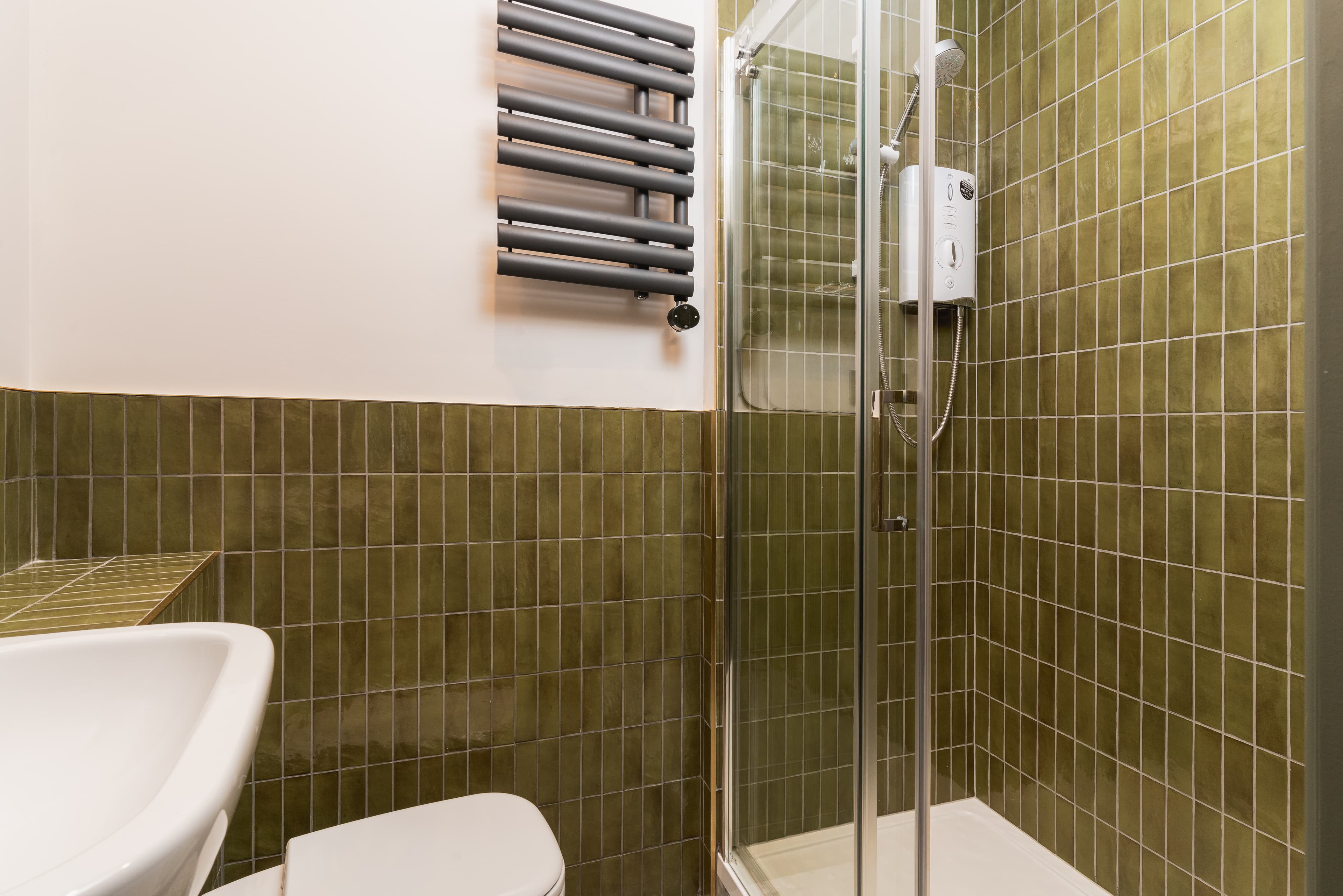 092301-155StMichaelsHill-YourApartment-23