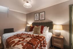 092301-155StMichaelsHill-YourApartment-6-2