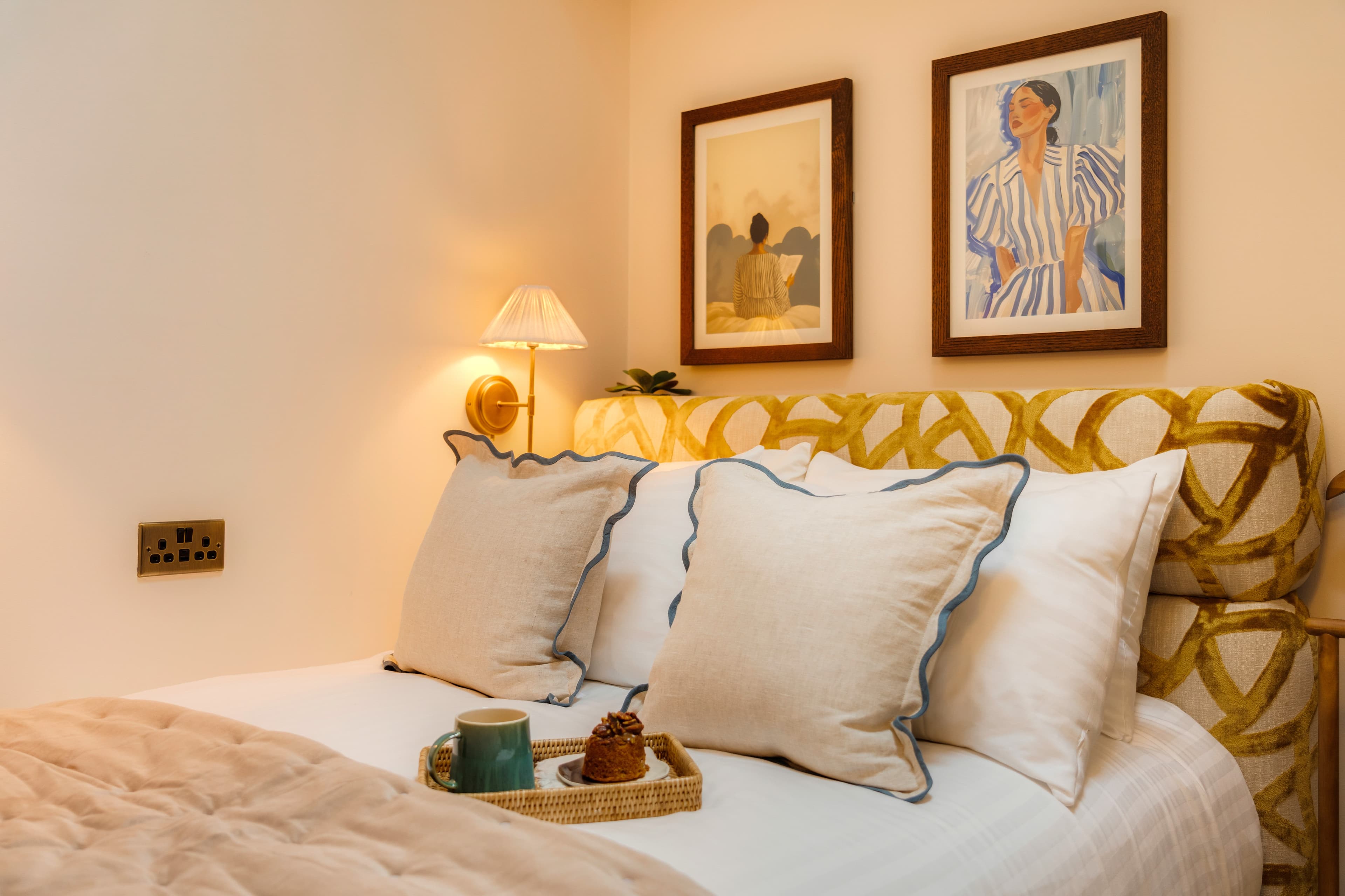 Tower Bridge Road snug