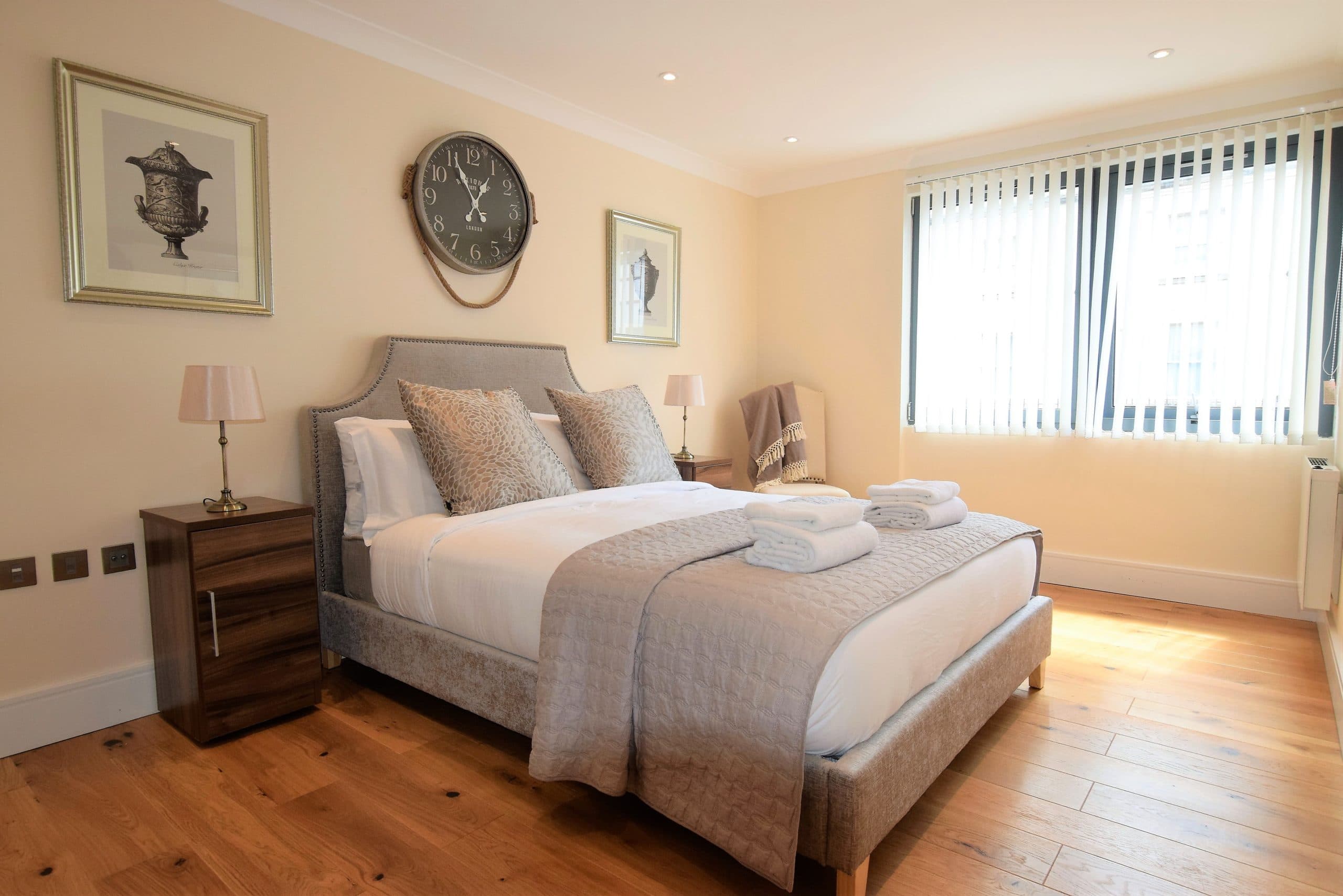 2-bed-king-twin-and-sofa-bed-riverisde-house-7-scaled