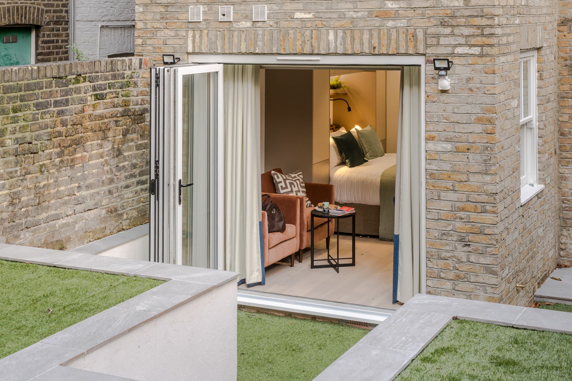 4-Kensington-Serviced-Apartments-Apartment-4