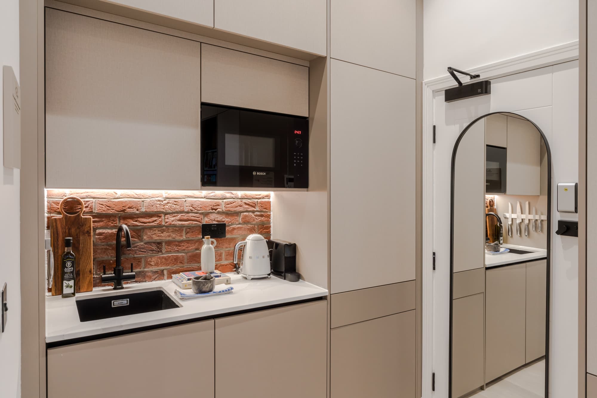 5-1-Kensington-Serviced-Apartments-Apartment-5