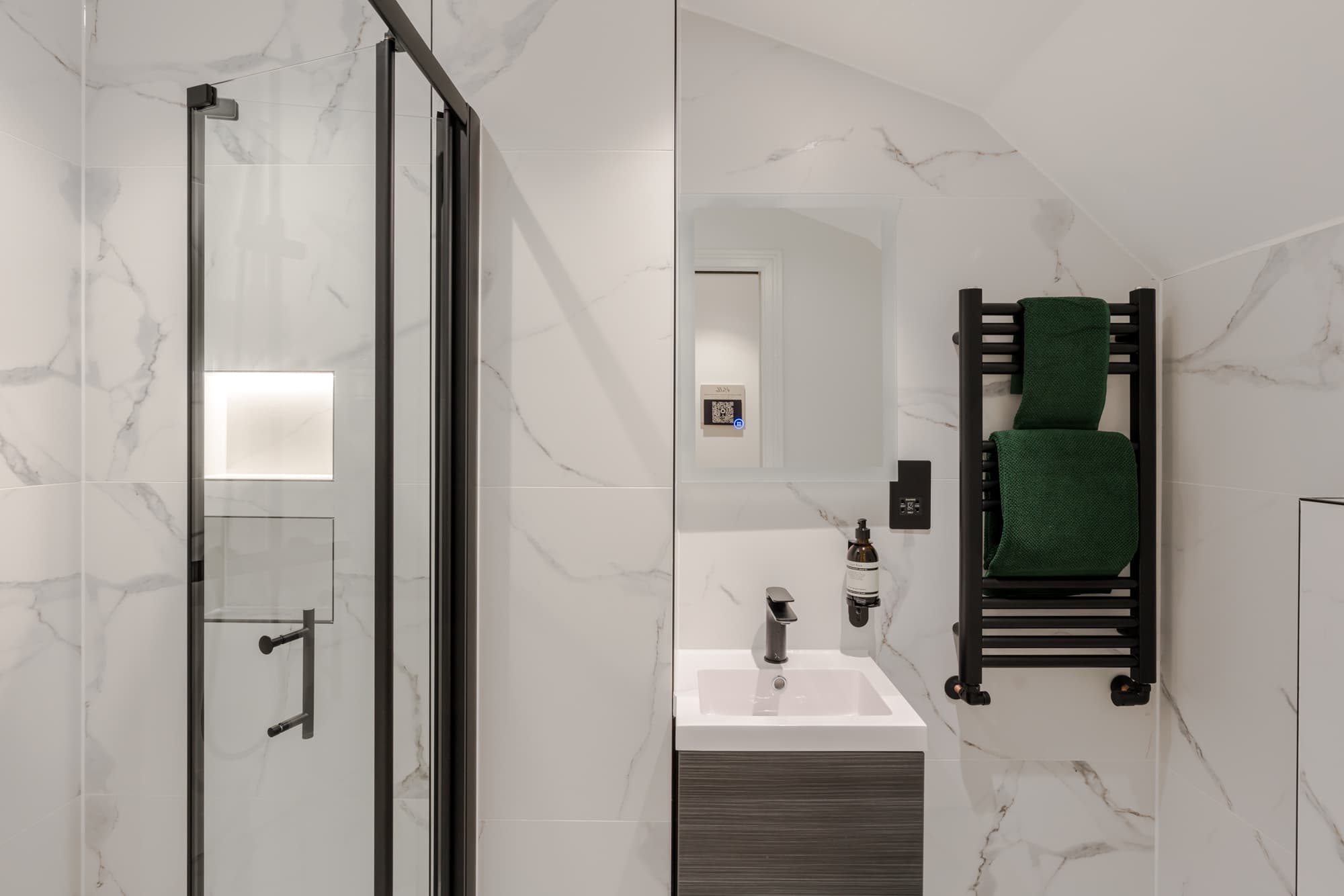 8-Kensington-Serviced-Apartments-Apartment-4