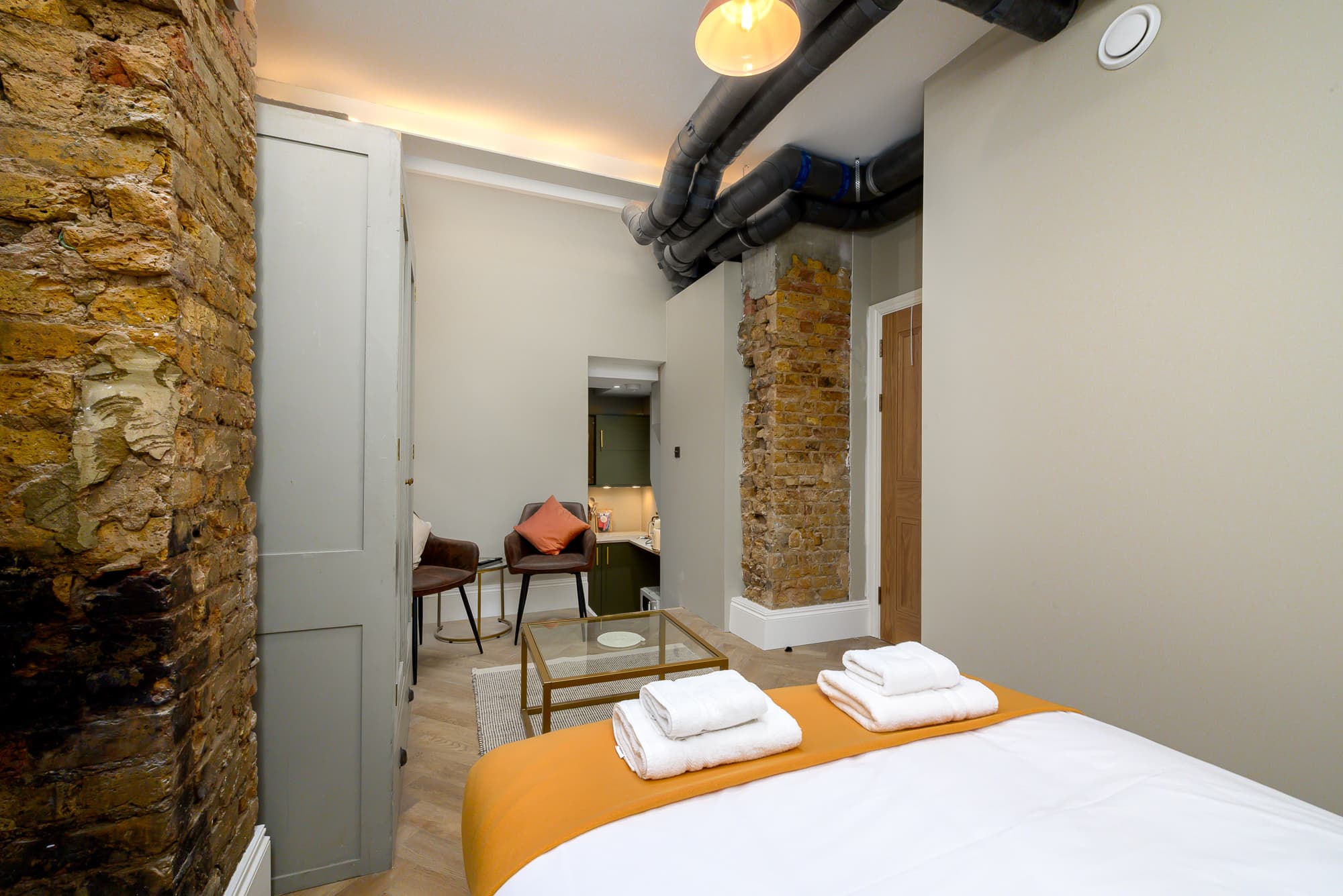 Brixton Loft Deluxe Studio12