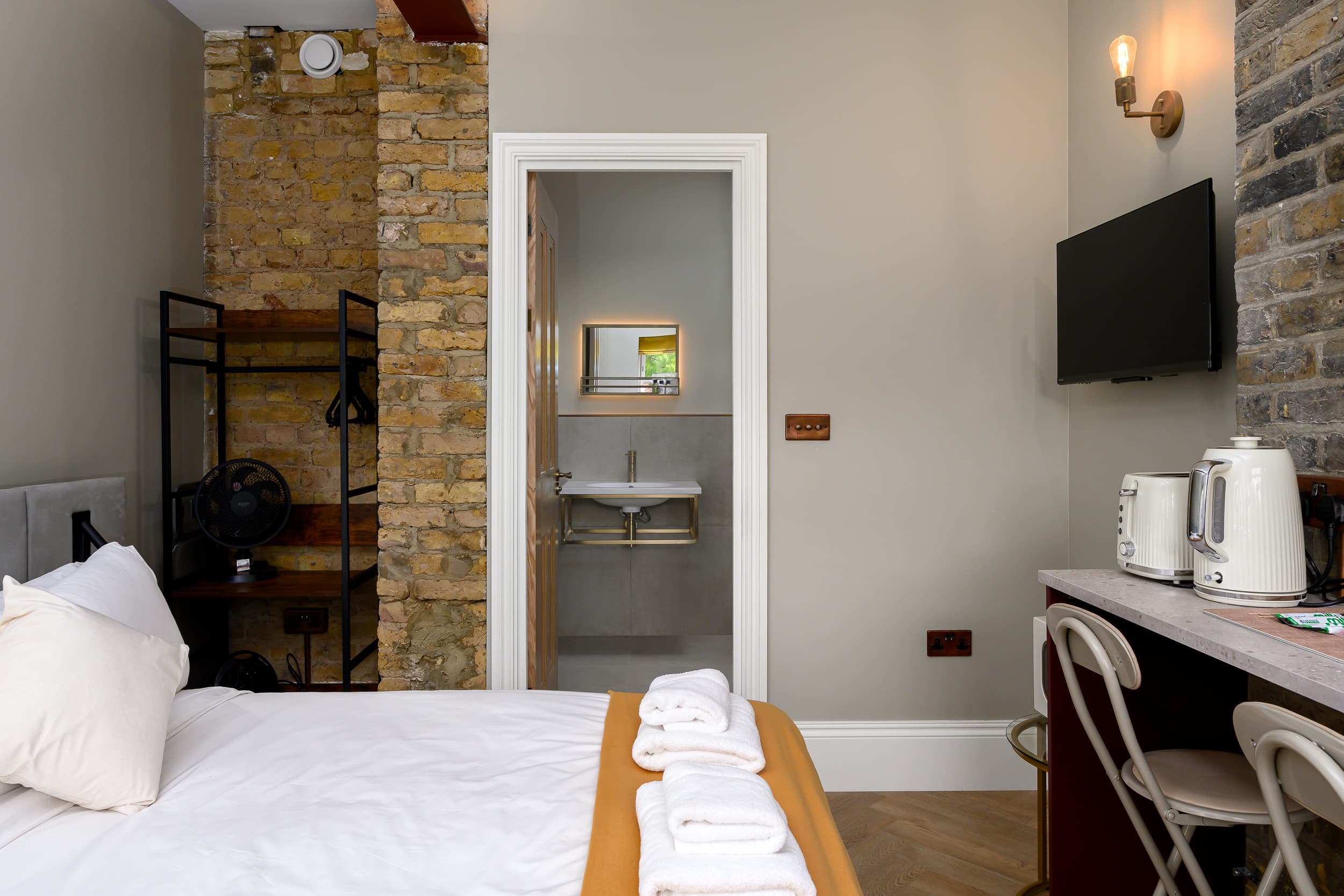 Brixton Serviced Apartments - Deluxe Studios 4