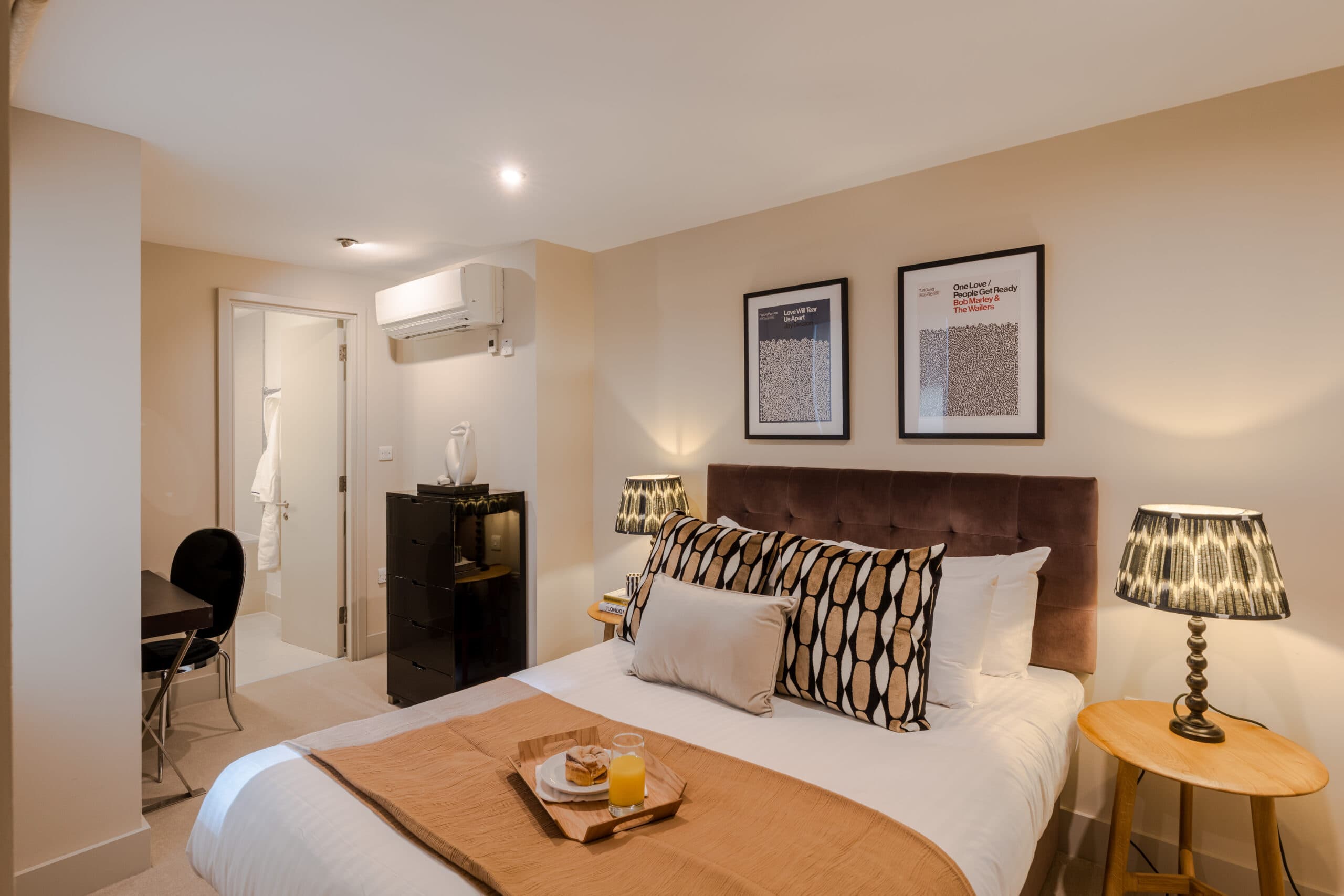 Flat-11-7-Tower-of-London-Serviced-Apartments-scaled