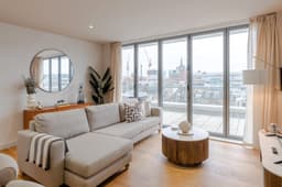 Kings-Cross-Serviced-Apartments-Penthouse-With-Balcony-1