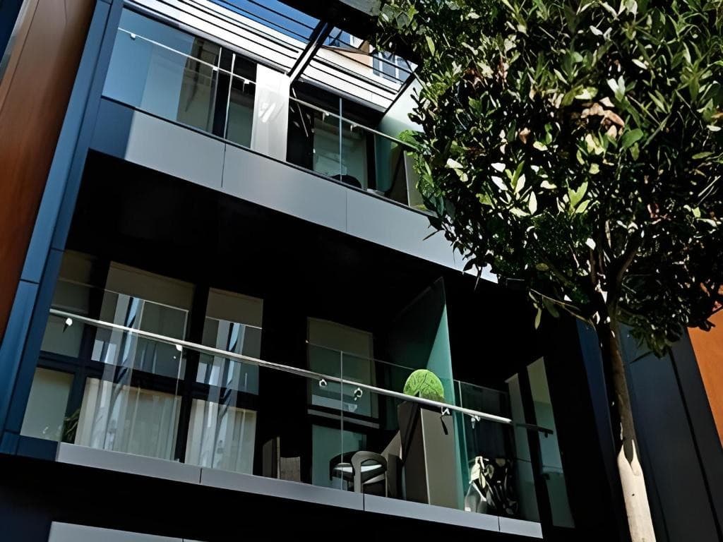 Liverpool-Street-Executive-1-Bedroom-Apartment-with-Balcony-10