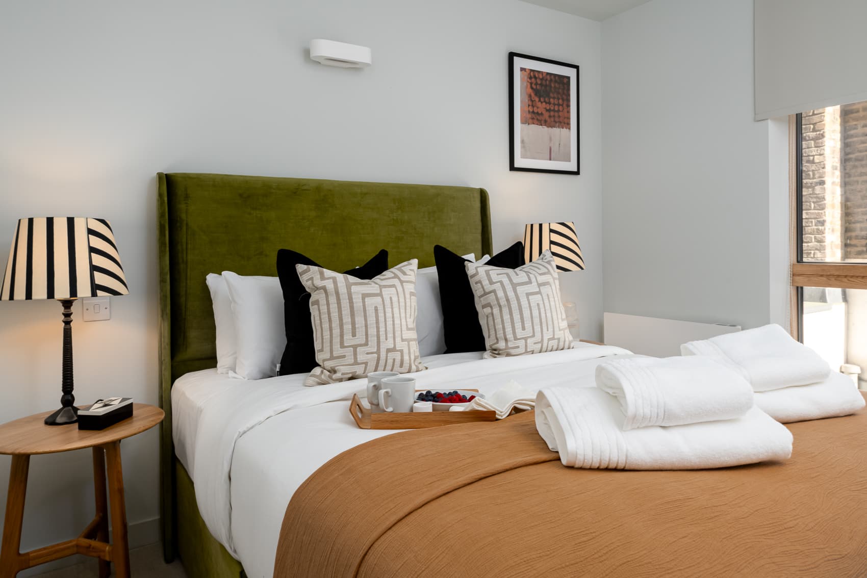 Liverpool-Street-Executive-1-Bedroom-Apartment-with-Balcony-5