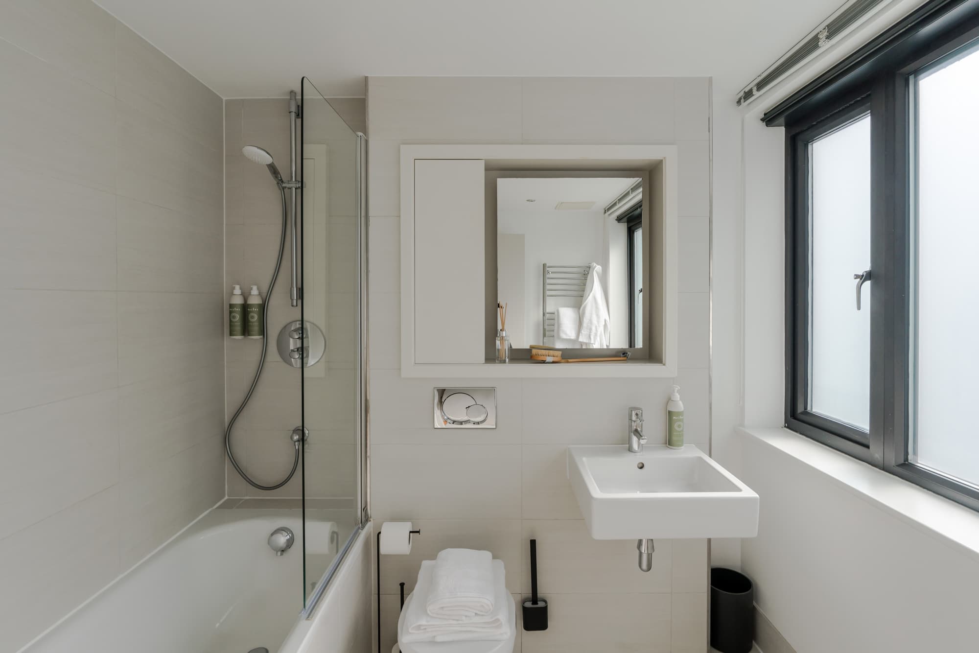 Monument Exec With Terrace10