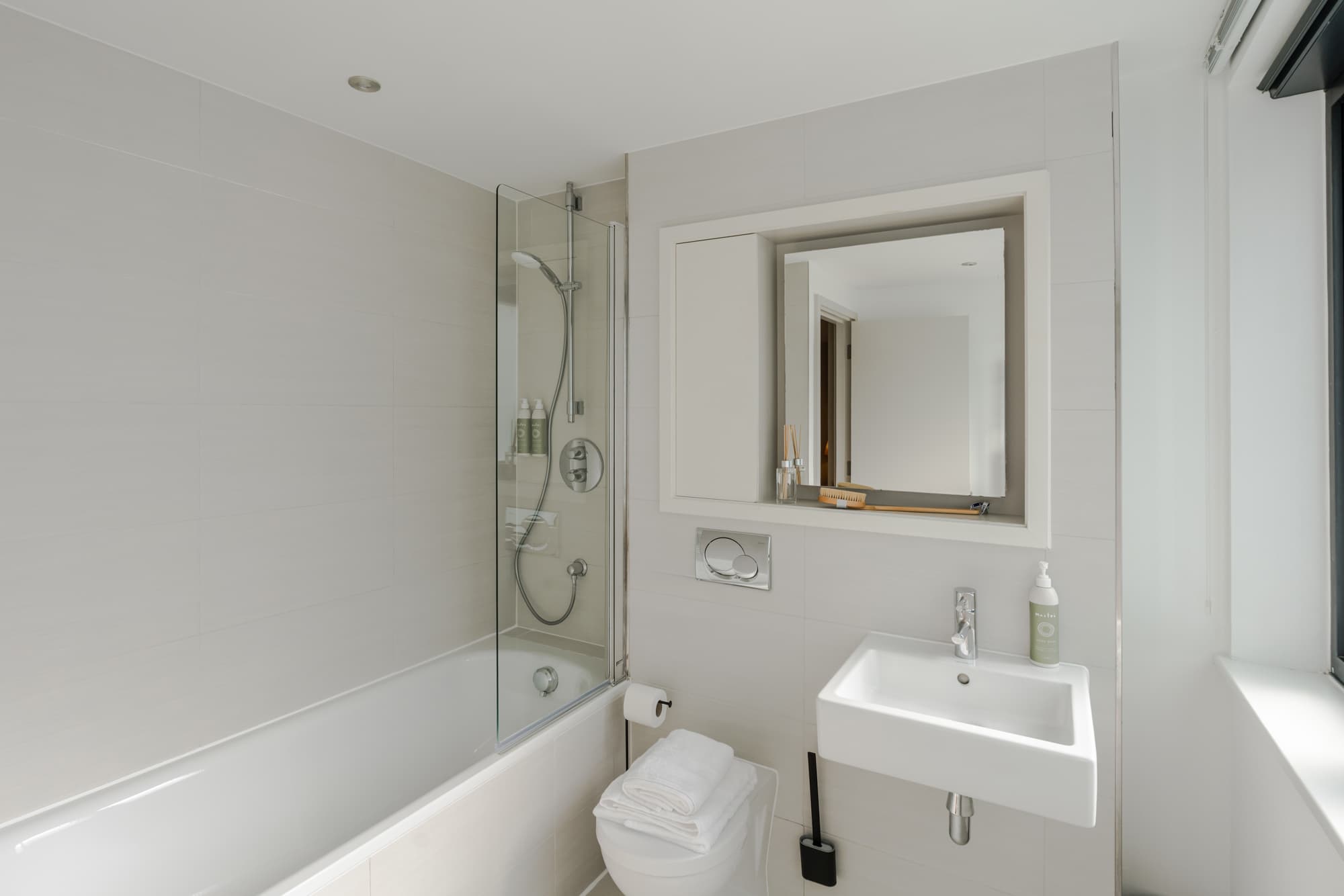 Monument Exec With Terrace11