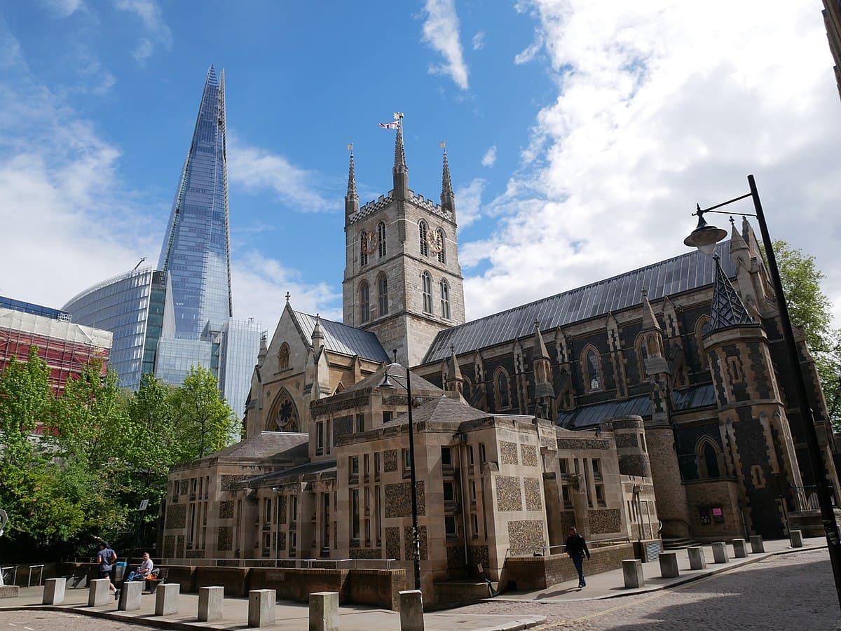 Northwest_View_of_Southwark_Cathedral_01