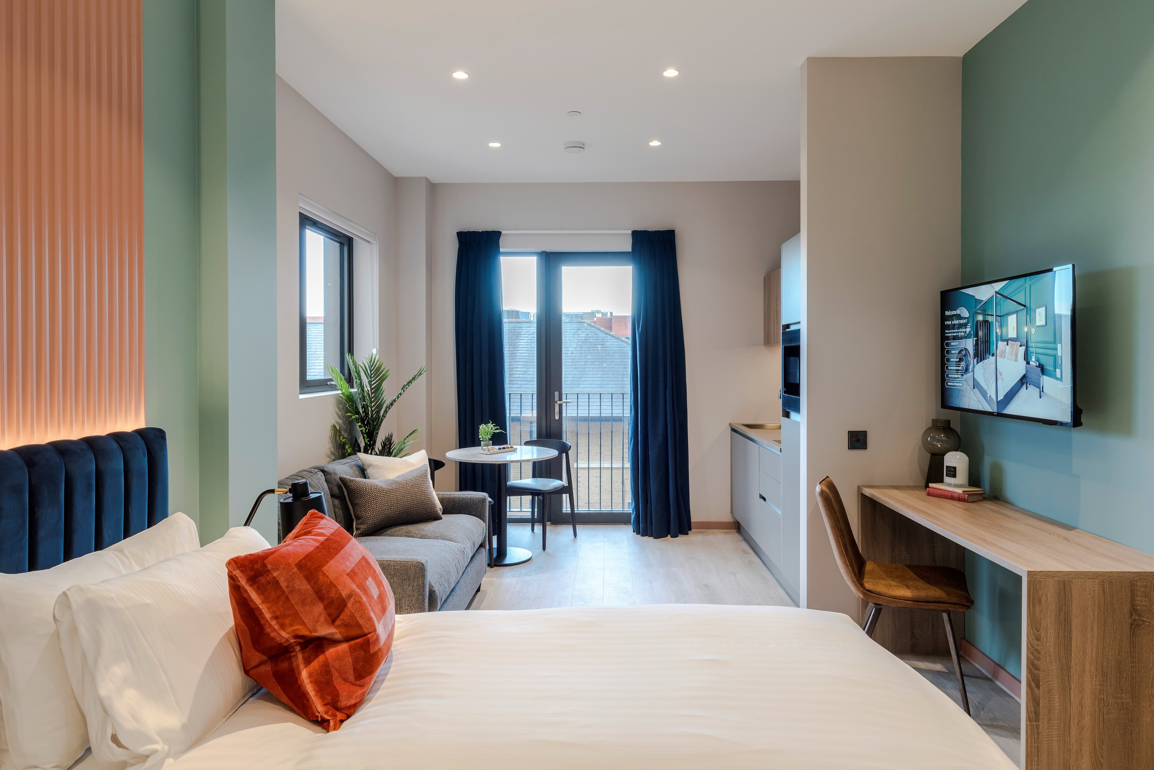 Serviced Apartment Milton Keynes Studio Bed with Sofa3