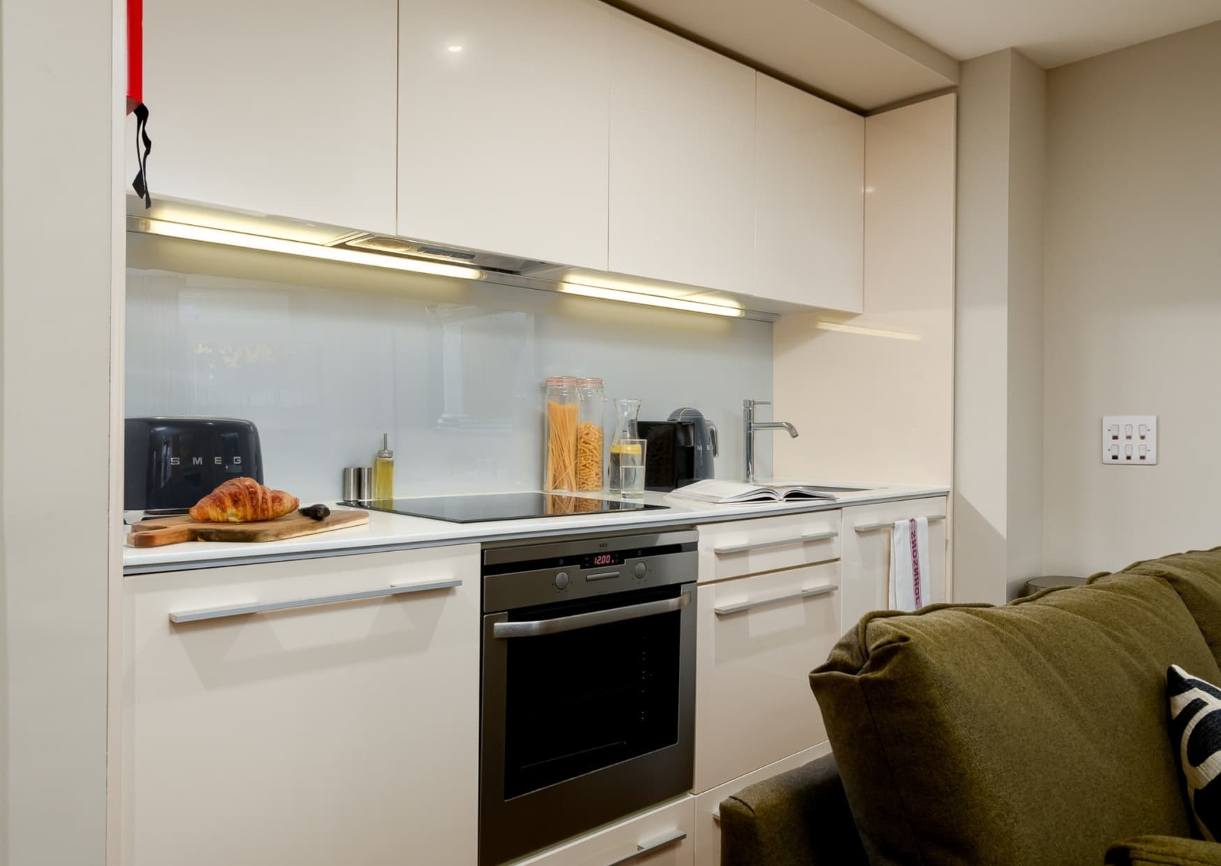 Serviced Apartments in Monument with Kitchens