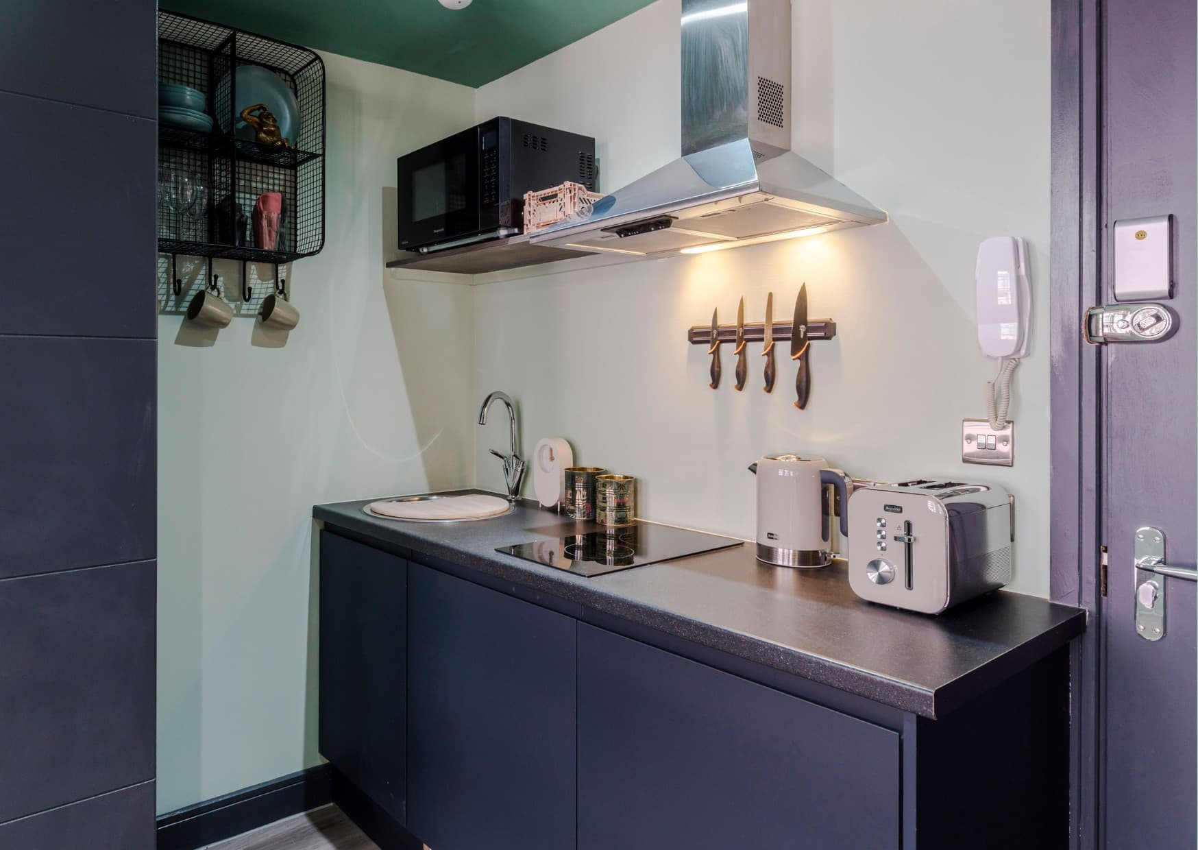 Studio Apartments with Kitchens in Brixton