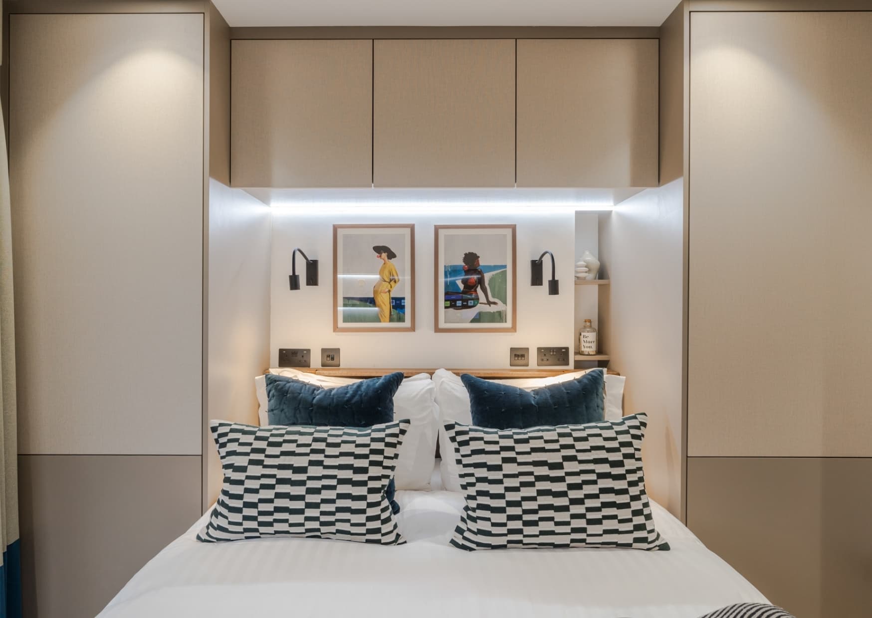 Studio Serviced Apartments in Kensington