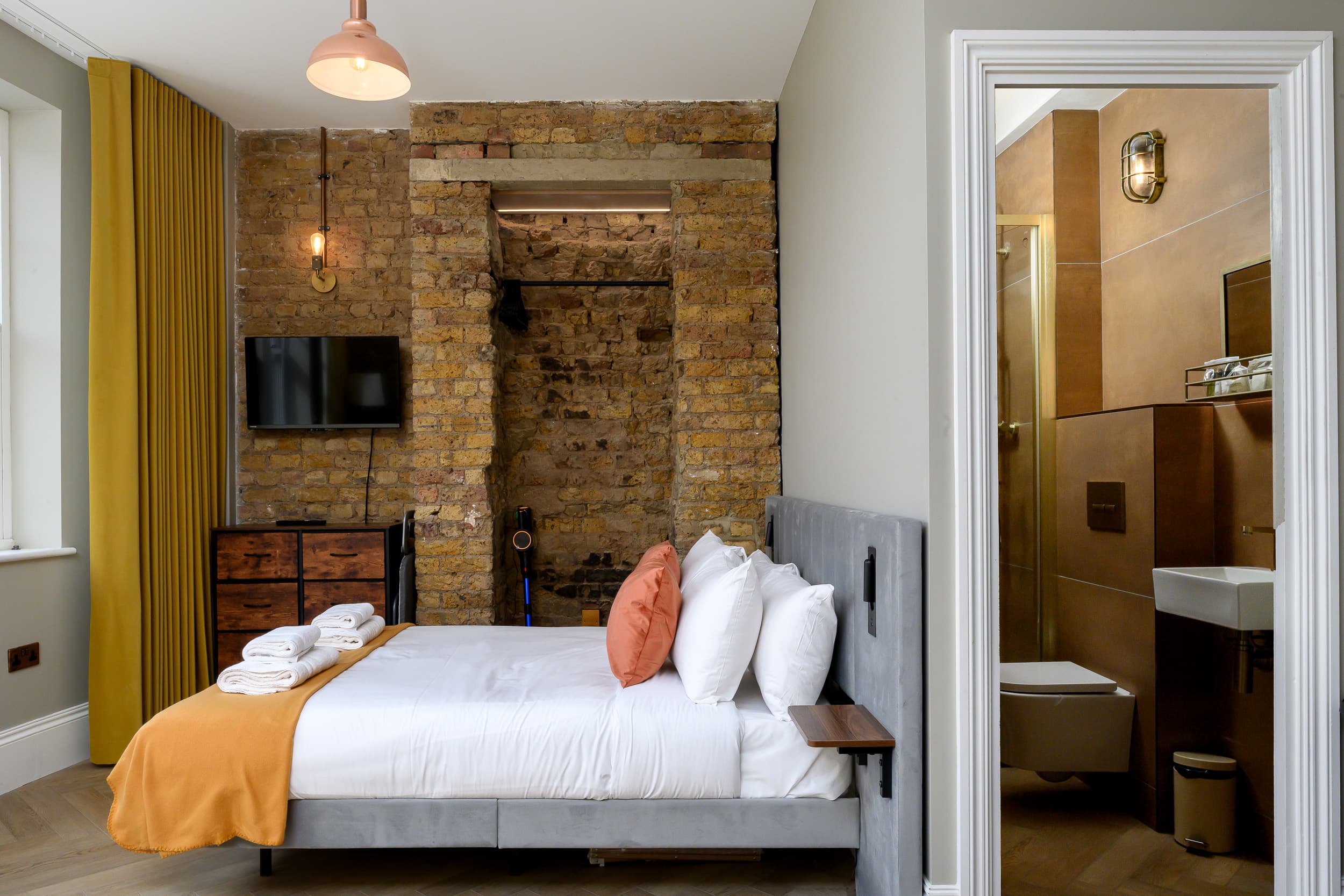 Studio apartments for short term rentals in Brixton