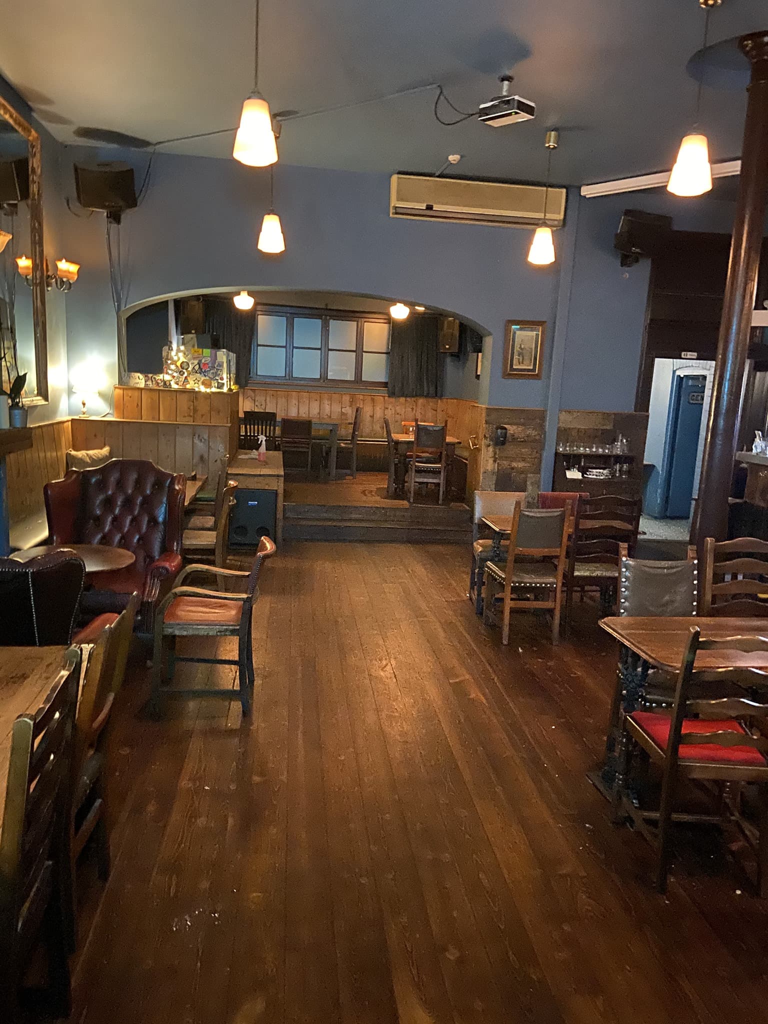 The-Pipe-Slippers-Cheltenham-Road_1