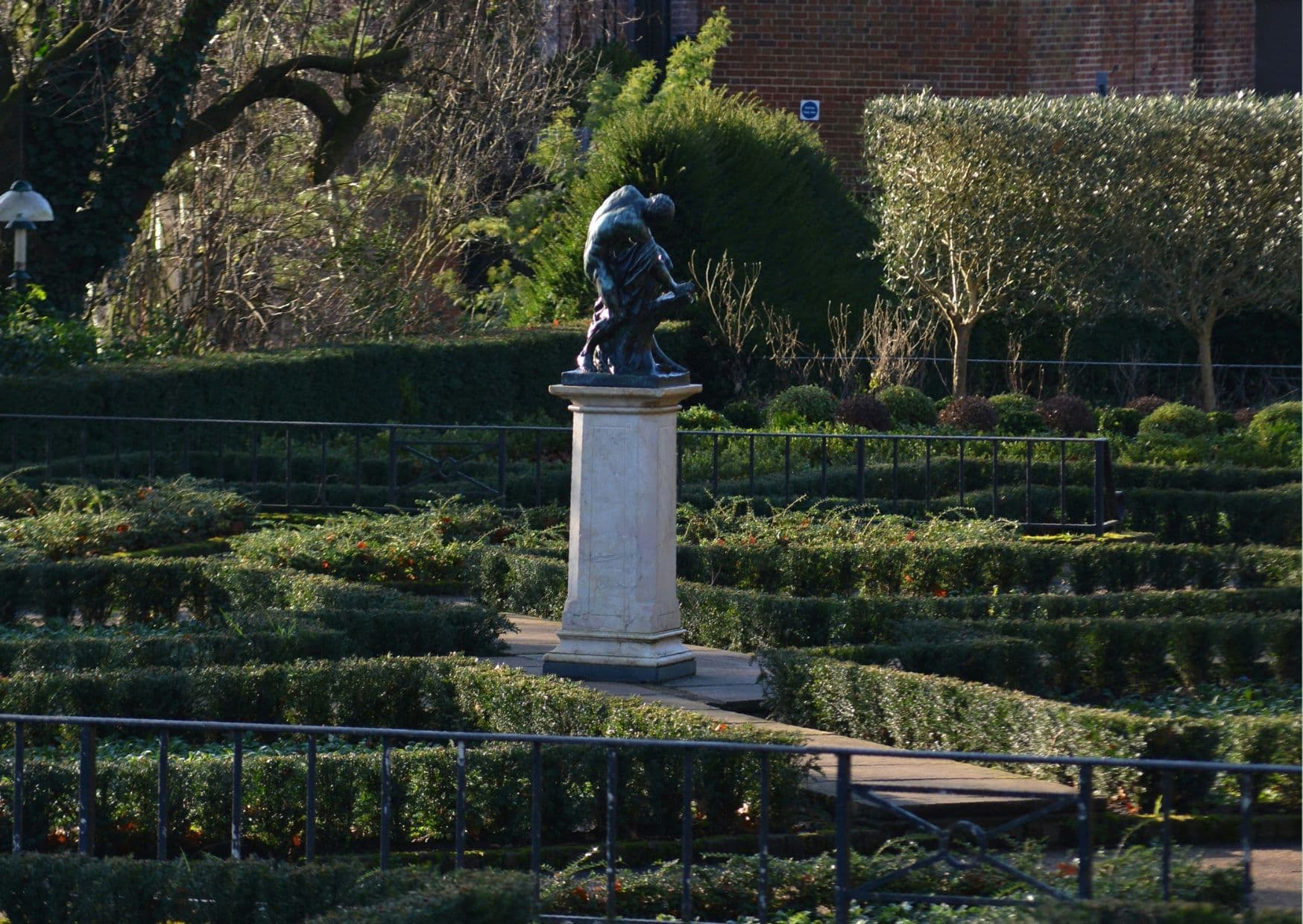Things to do near Holland Park