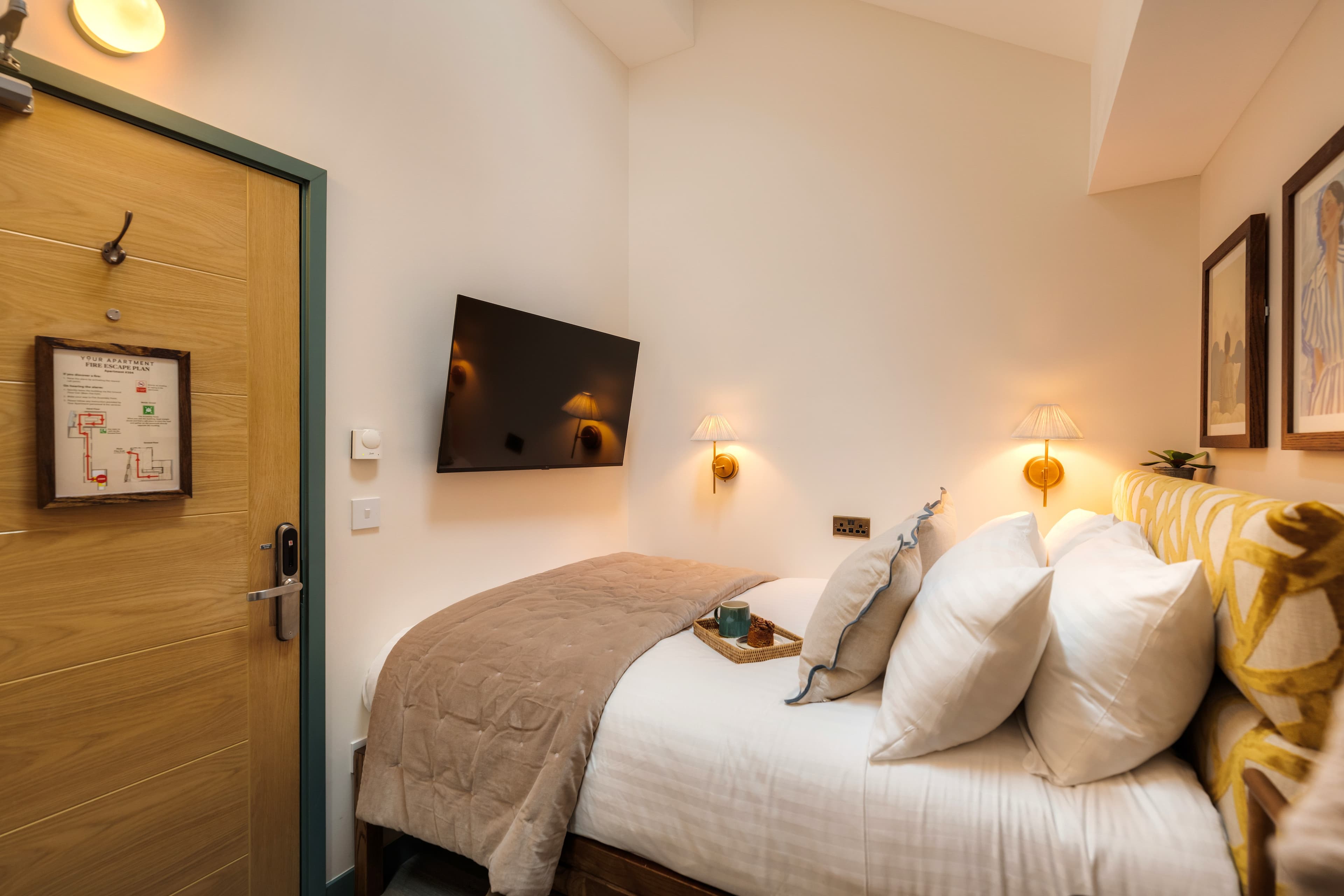 Tower Bridge Road Apartment Room2