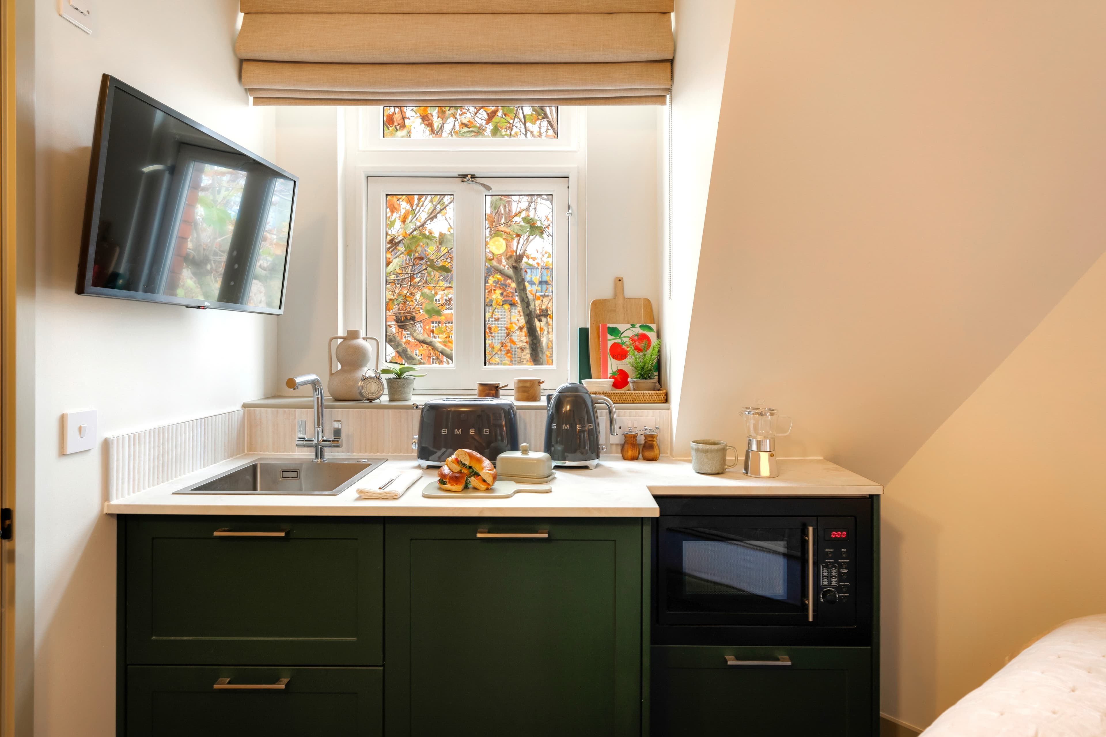 Tower Bridge Road Studio814