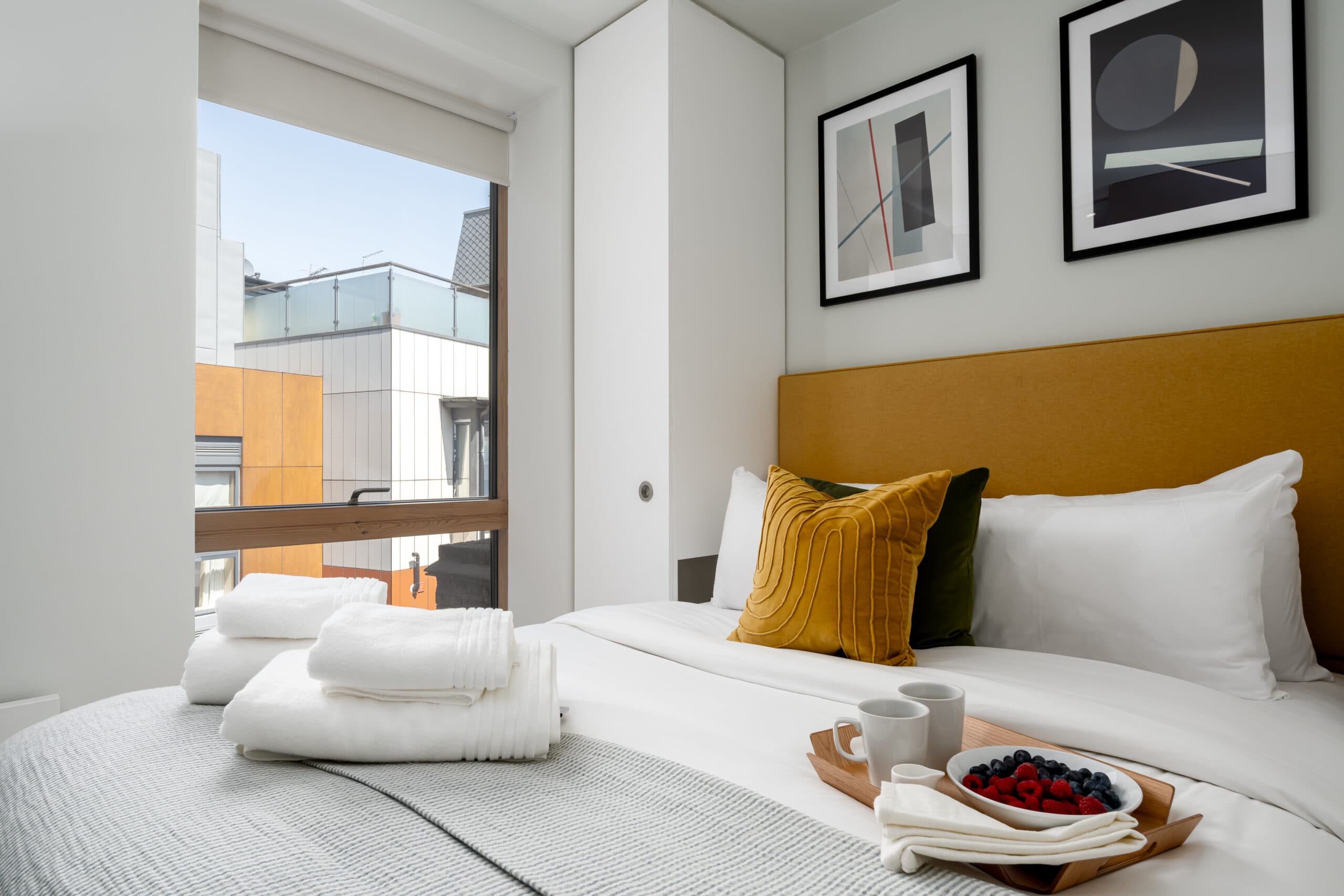 Your-Apartment-Liverpool-Street-Deluxe-1-Bedroom-Apartment-2-1-scaled