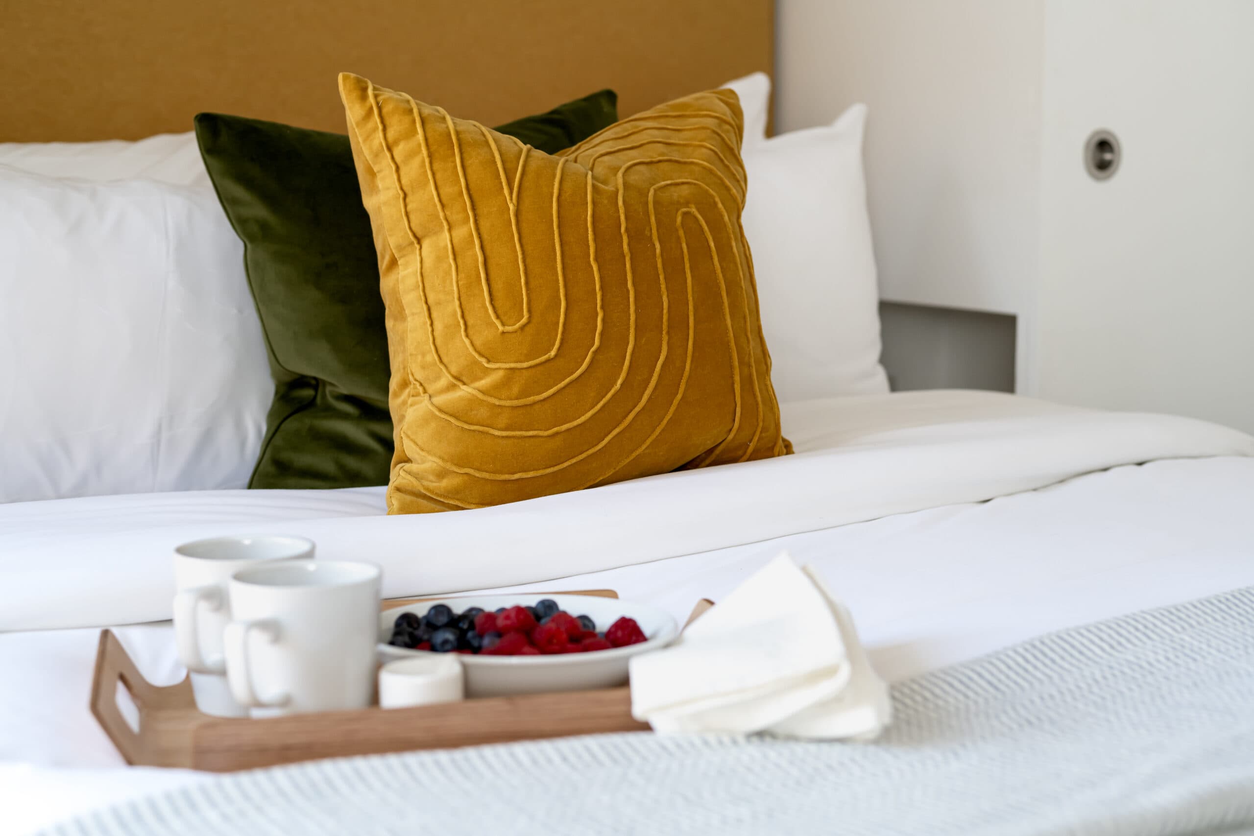 Your-Apartment-Liverpool-Street-Deluxe-1-Bedroom-Apartment-3-1-scaled