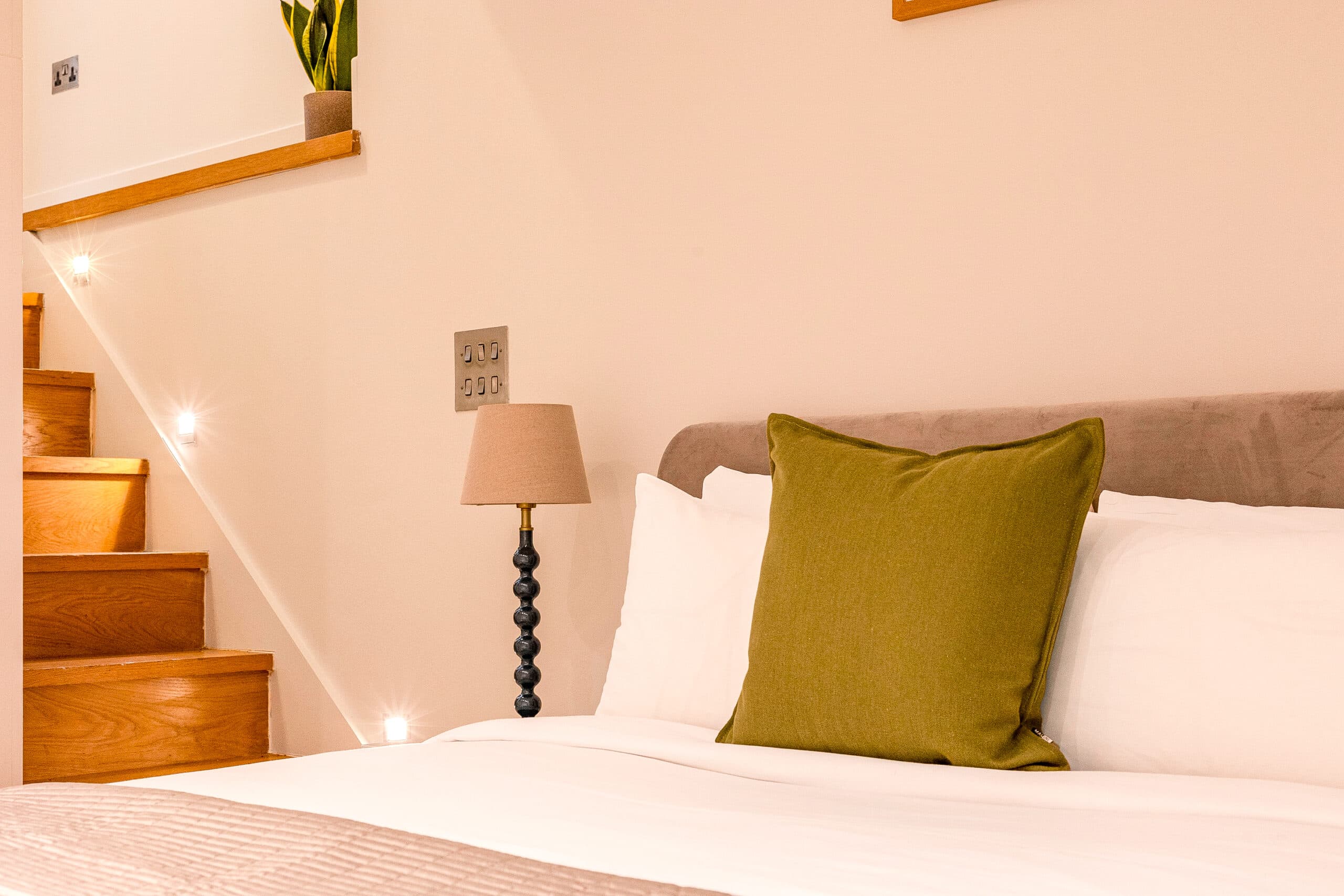 Your-Apartment-St-Pauls-Execuitive-1-Bedroom-Duplex-Apartment-1a-13-scaled