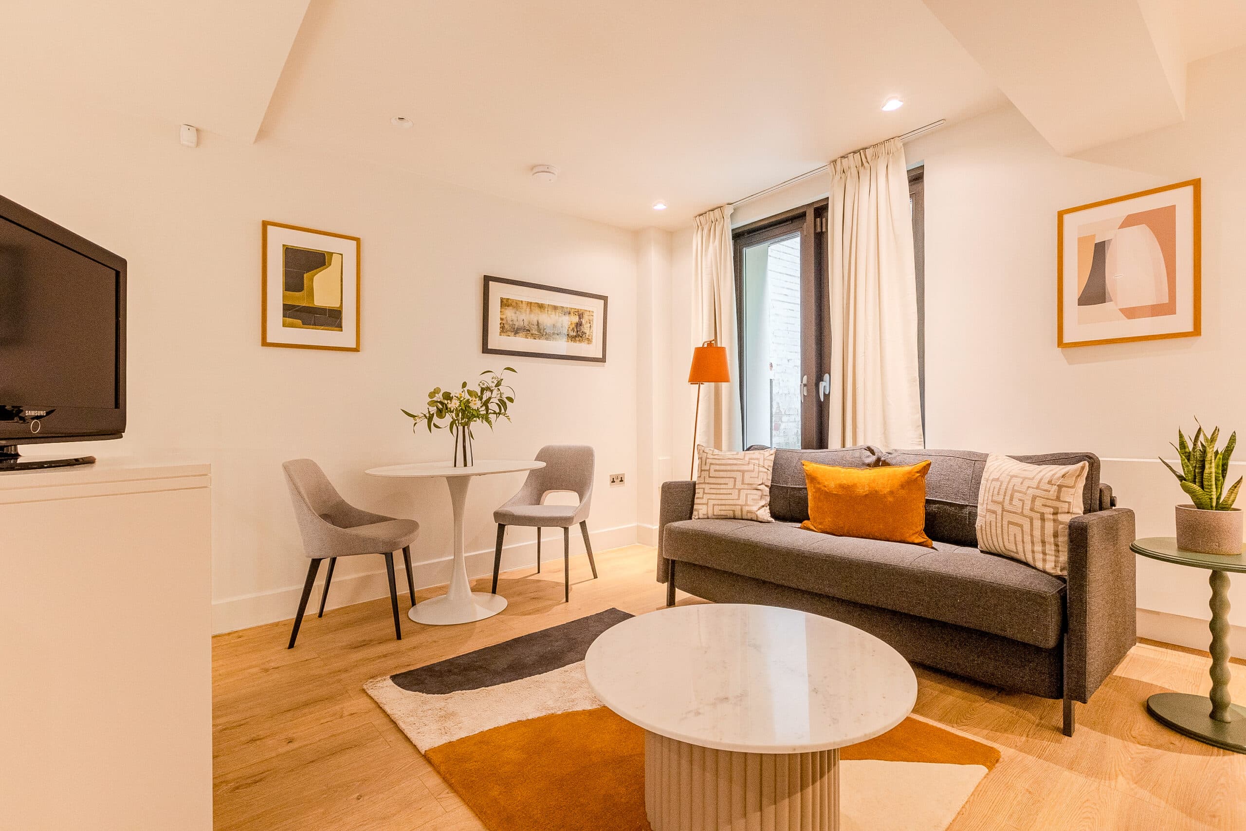 Your-Apartment-St-Pauls-Execuitive-1-Bedroom-Duplex-Apartment-1a-4-scaled