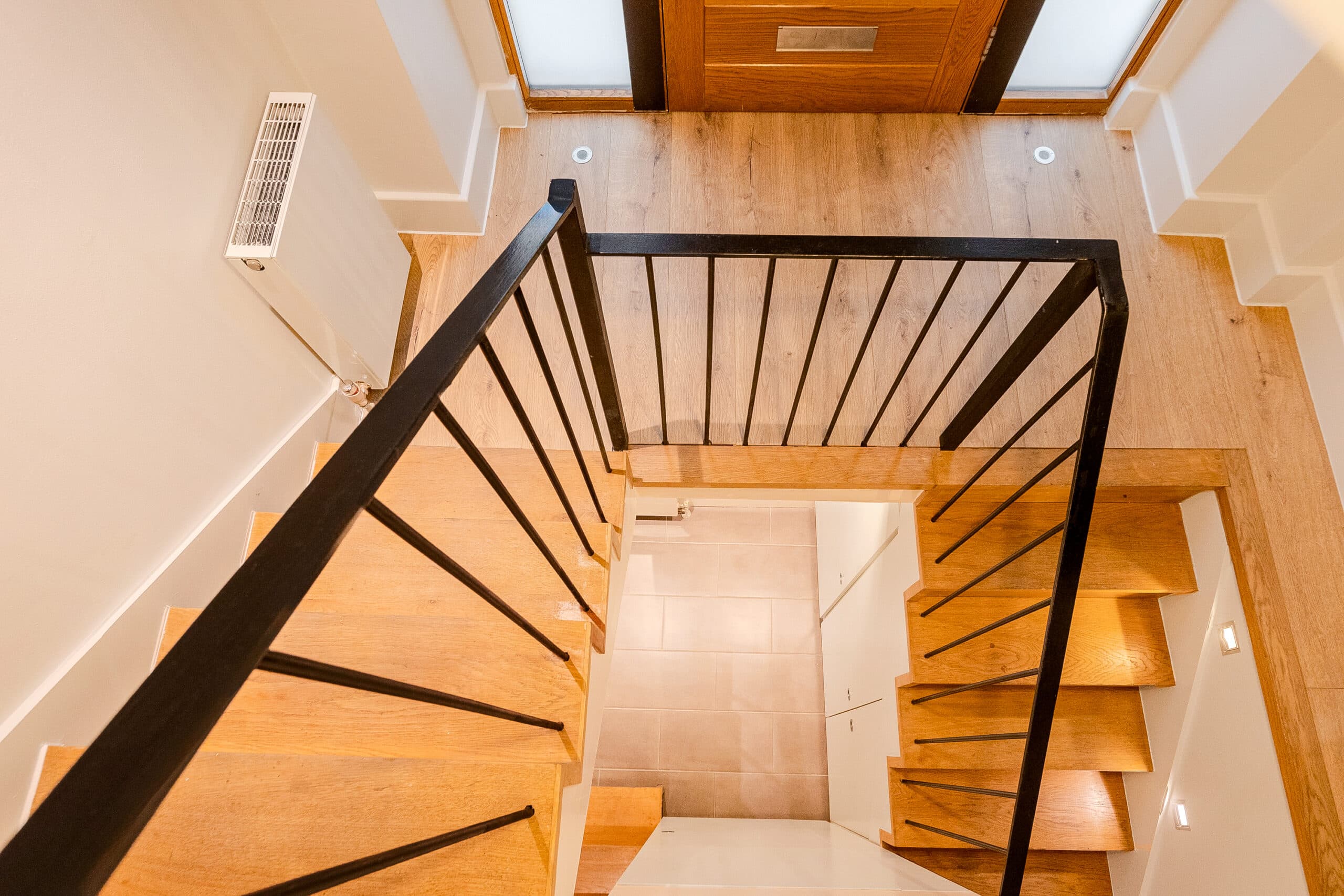 Your-Apartment-St-Pauls-Execuitive-1-Bedroom-Duplex-Apartment-1a-8-scaled