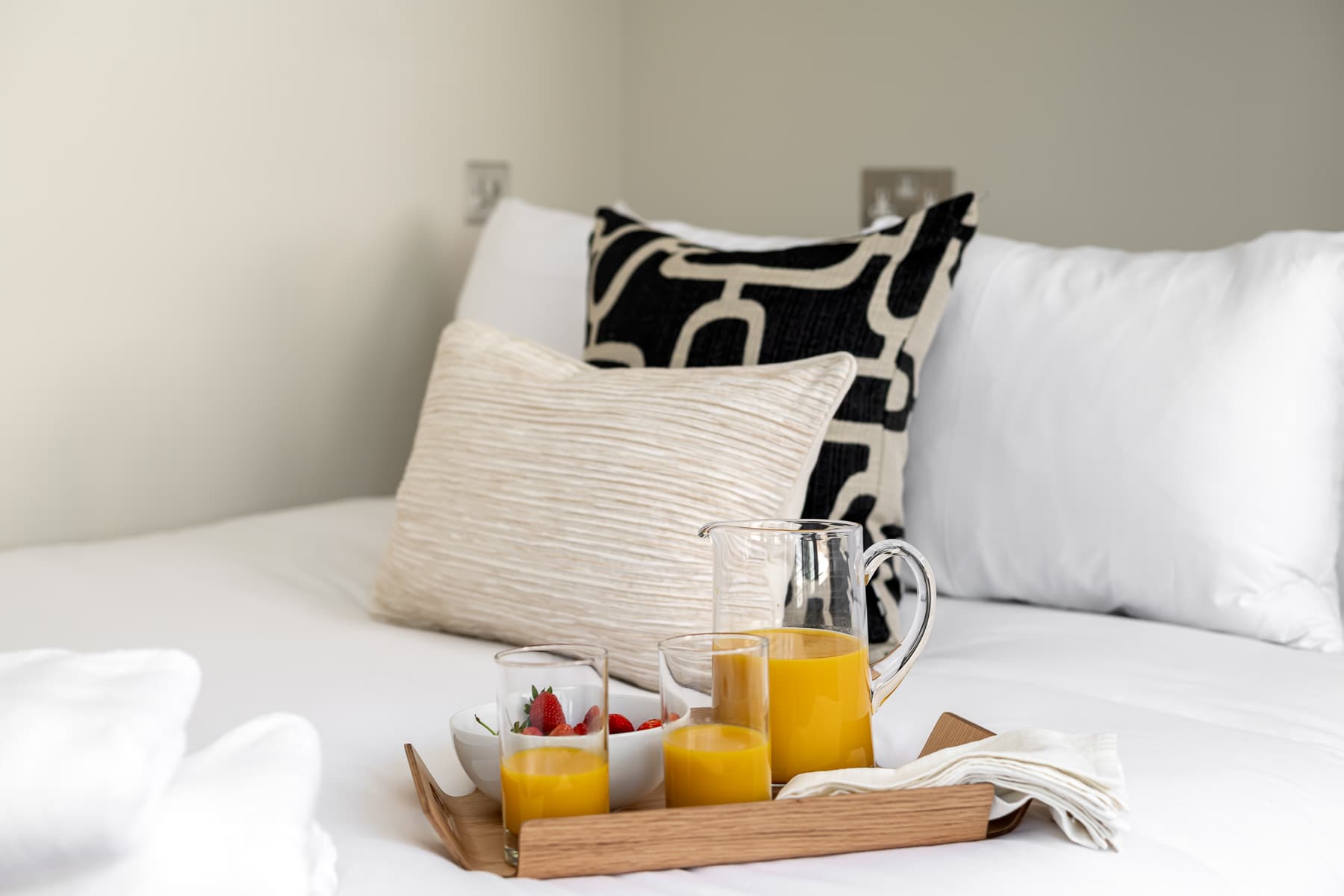 Your-Apartment-Tower-of-London-Studio-9