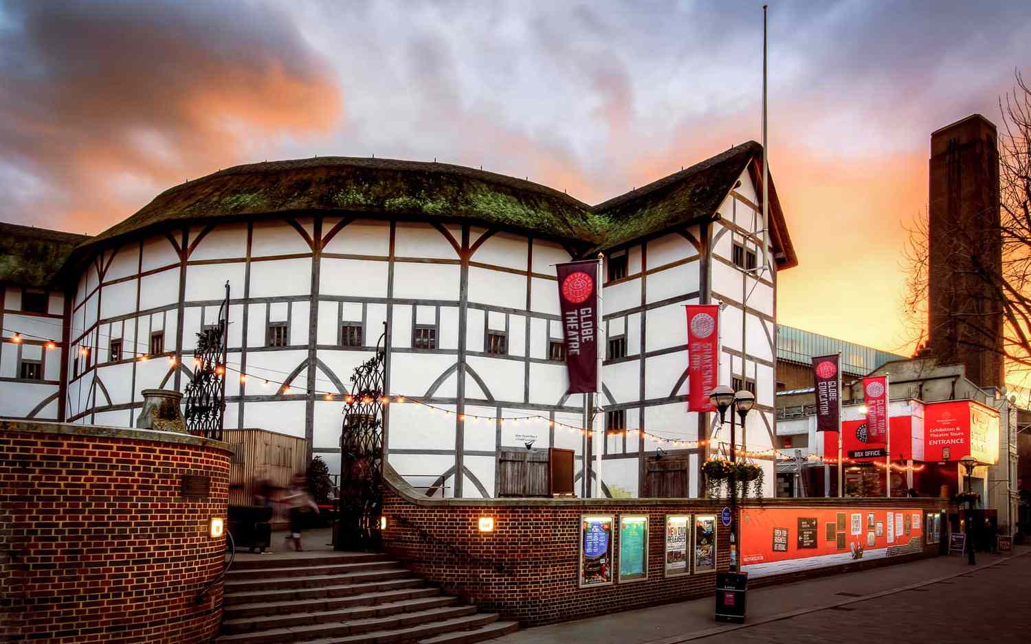 globe-theatre-london-SHAKESPEARELIVE0320-99785495844942d19595dc45cb0efdbc