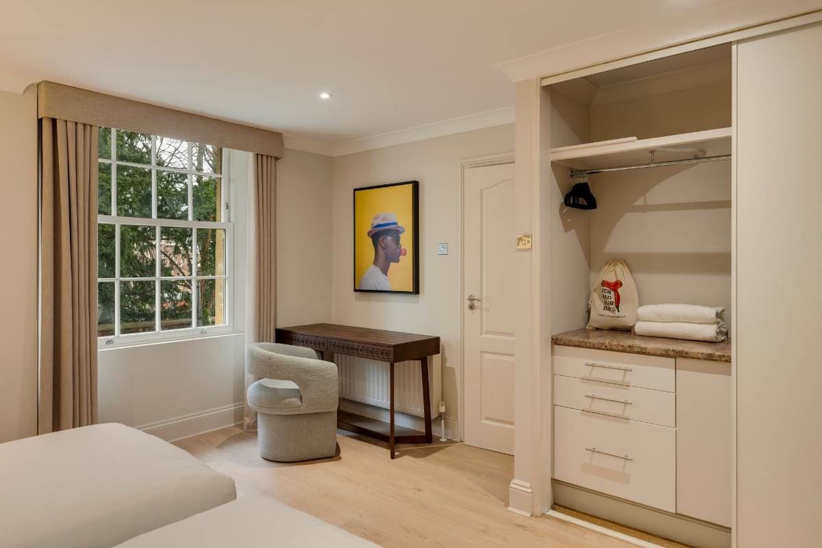 Meridian Place Serviced Apartments near Clifton