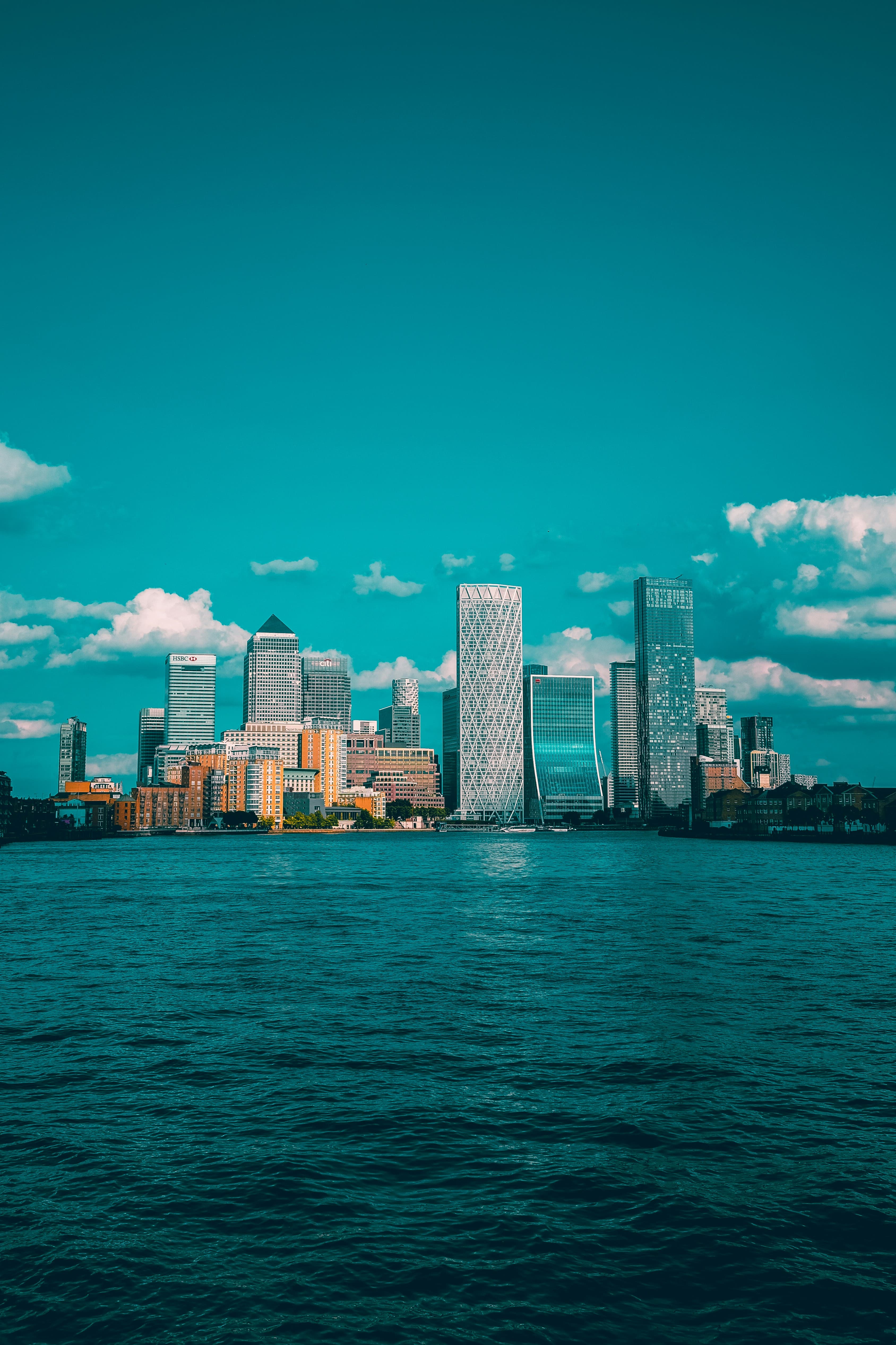 serviced apartments near canary wharf