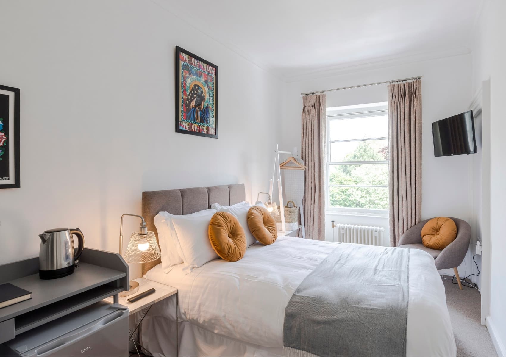5 Budget Friendly Stays in Bristol Guide