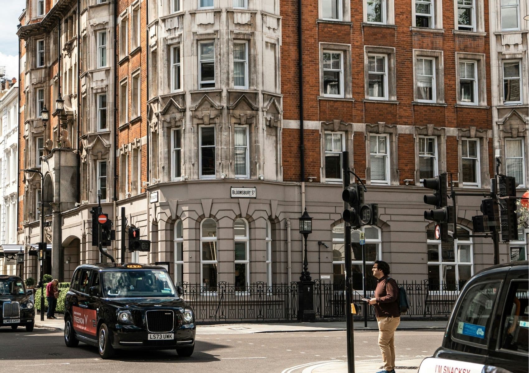 Where to Stay Near UAL: A Guide to King's Cross, Islington and Bloomsbury